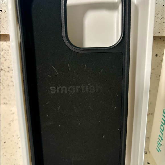 Smartish “Dancing Queen” wristlet for iPhone 13 Pro - Picture 6 of 8